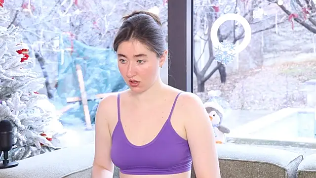 Snapshot of GentleSparkMay chatting on December 28, 9:20 am GentleSparkMay online show from December 28, 9:20 am