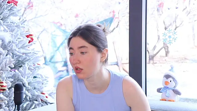 Snapshot of GentleSparkMay chatting on December 29, 9:28 am GentleSparkMay online show from December 29, 9:28 am