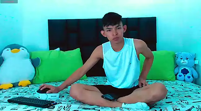 Tonny twink  online show from February 6, 4:53 am