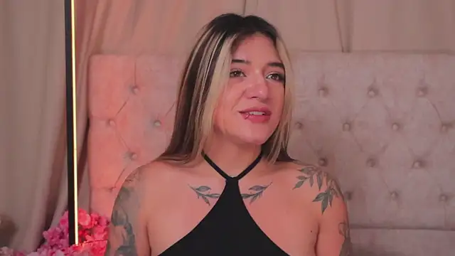 ashleyvalirya online show from February 26, 10:15 am