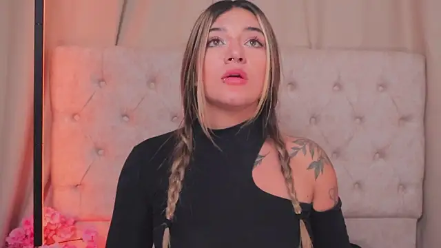 ashleyvalirya online show from February 28, 10:09 am