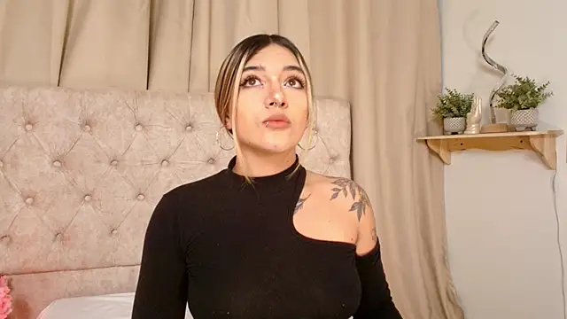 ashleyvalirya online show from March 7, 3:51 am