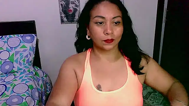 Snapshot of zaray_bella chatting on January 15, 11:19 pm zaray bella online show from January 15, 11:19 pm