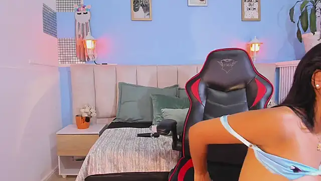 lyzzi smith01 online show from January 3, 10:40 pm