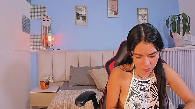 lyzzi smith01 online show from January 8, 10:37 pm