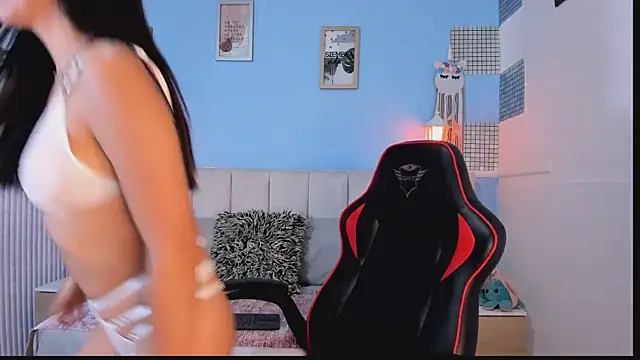 lyzzi smith01 online show from January 20, 7:46 pm