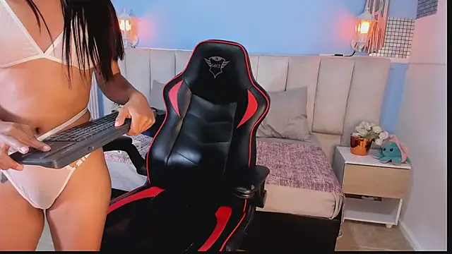 lyzzi smith01 online show from January 20, 10:48 pm