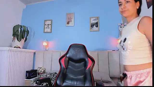 lyzzi smith01 online show from January 22, 1:31 am