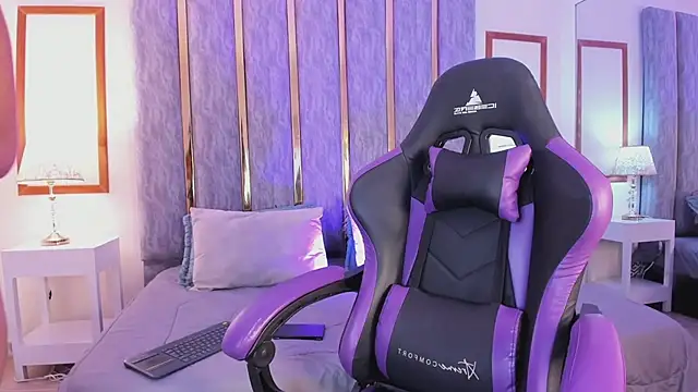 lyzzi smith01 online show from March 4, 2:17 am