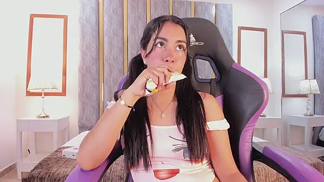 lyzzi smith01 online show from March 12, 10:39 pm