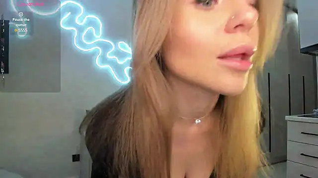  cometoseeme  online show from February 6, 5:40 pm