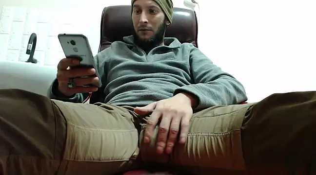 hardbigcock16 online show from December 24, 10:33 am