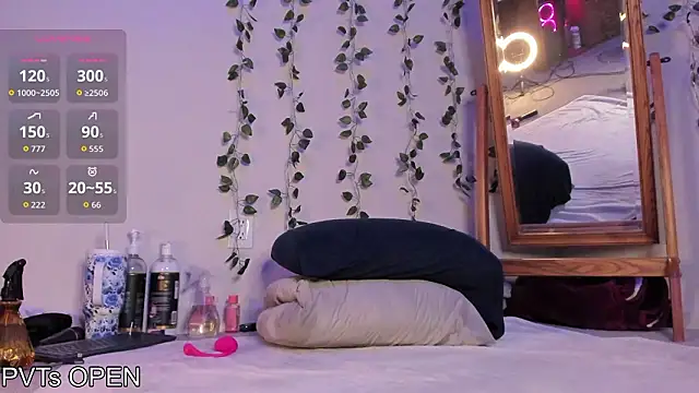 Peaches N Kreme online show from February 12, 4:18 am