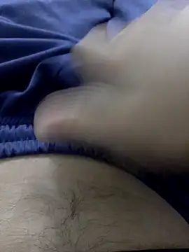 Snapshot of alejopitudo10 chatting on February 19, 12:28 am alejopitudo10 online show from February 19, 12:28 am