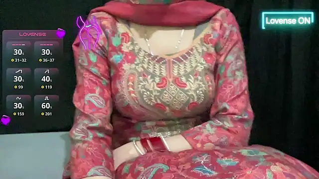 Snapshot of couple_horne chatting on March 30, 8:37 am couple horne online show from March 30, 8:37 am