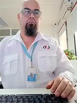 Snapshot of SoloHernan chatting on December 15, 12:06 pm SoloHernan online show from December 15, 12:06 pm