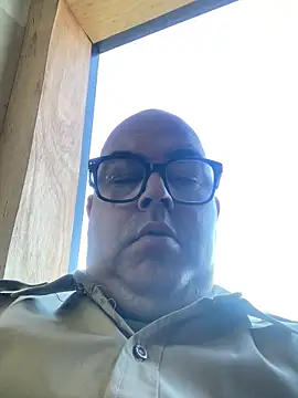 Snapshot of SoloHernan chatting on October 20, 1:11 pm SoloHernan online show from October 20, 1:11 pm