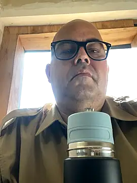 Snapshot of SoloHernan chatting on October 26, 7:20 pm SoloHernan online show from October 26, 7:20 pm