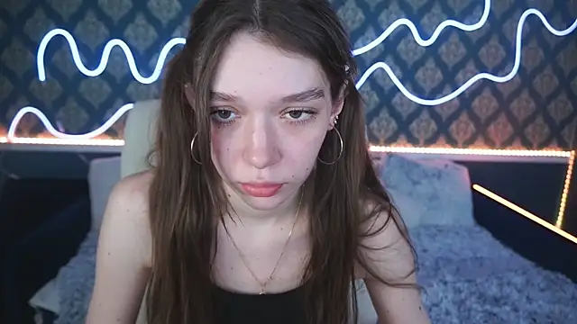 Snapshot of Cherry_Wipe chatting on December 6, 5:00 pm Cherry Wipe online show from December 6, 5:00 pm