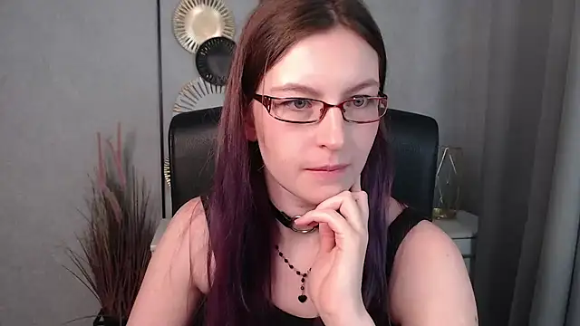 emmaxDelight online show from December 13, 10:08 am