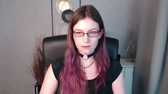 emmaxDelight online show from December 31, 9:31 am