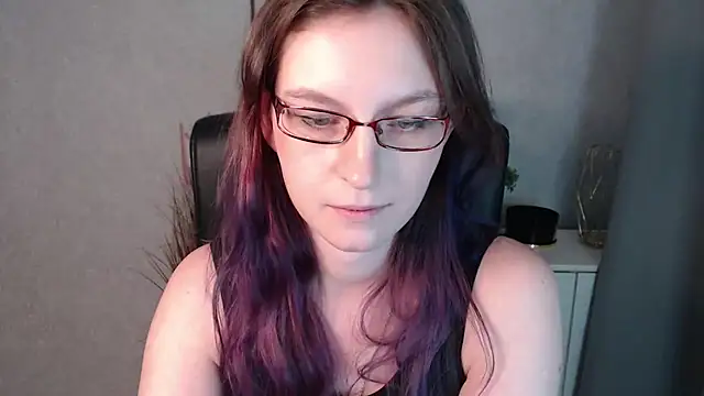 emmaxDelight online show from January 3, 1:14 pm