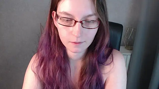 emmaxDelight online show from January 14, 12:45 pm