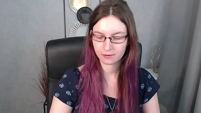 emmaxDelight online show from January 17, 10:11 am