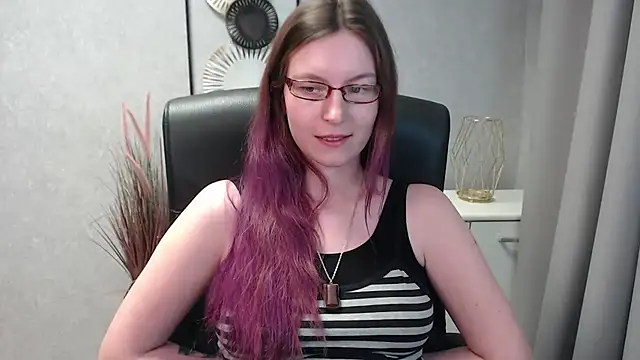 emmaxDelight online show from January 23, 1:13 pm