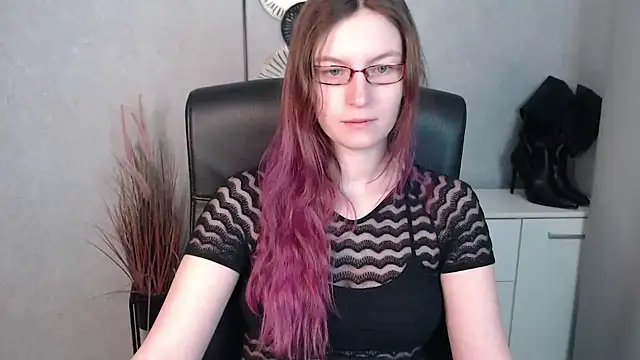 emmaxDelight online show from February 13, 6:30 am