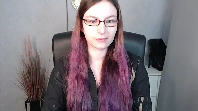 emmaxDelight online show from February 19, 10:12 am