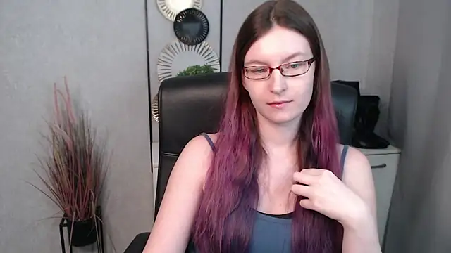 emmaxDelight online show from February 20, 10:16 am