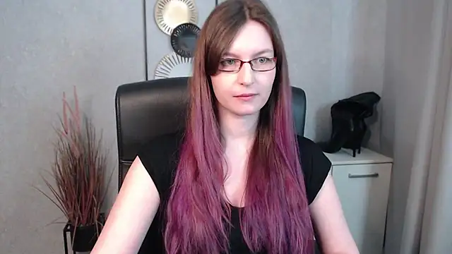 emmaxDelight online show from March 7, 10:13 am