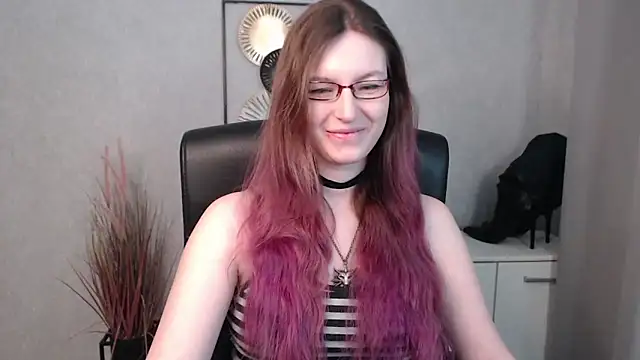 emmaxDelight online show from March 22, 7:36 am