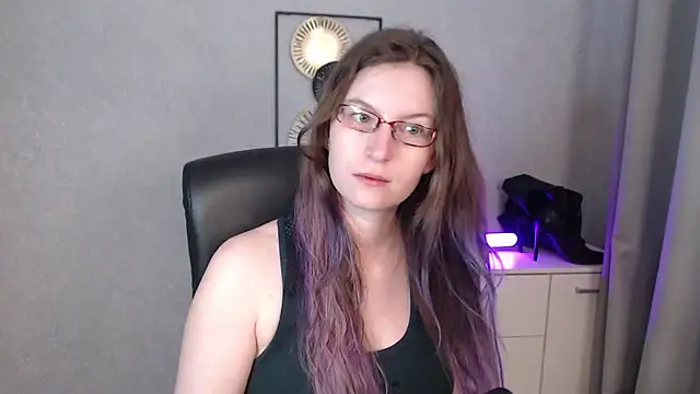 emmaxDelight online show from September 11, 5:29 am