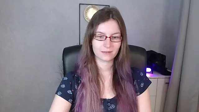 emmaxDelight online show from September 15, 5:51 am