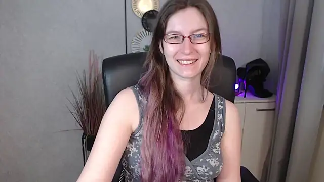 emmaxDelight online show from September 24, 6:17 am