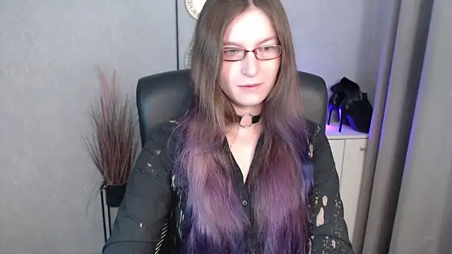 emmaxDelight online show from October 7, 5:37 am