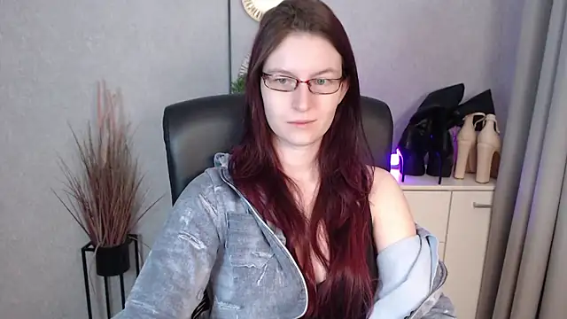 emmaxDelight online show from January 13, 6:29 am