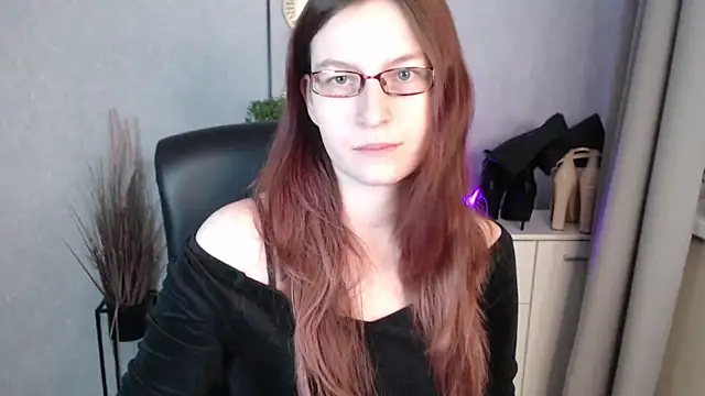 emmaxDelight online show from February 25, 8:02 am