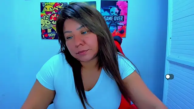 Snapshot of victoria_love89 chatting on February 10, 1:43 am victoria love89 online show from February 10, 1:43 am