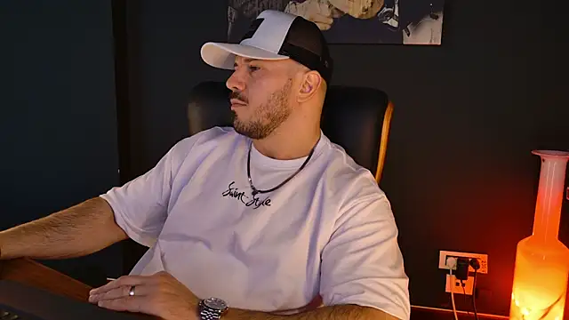 AngeloEric online show from January 17, 2:11 pm