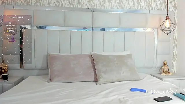 Snapshot of im_gaby_ chatting on January 21, 2:05 pm im gaby online show from January 21, 2:05 pm