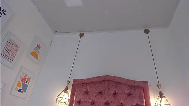 Snapshot of aprill21_ chatting on December 9, 4:47 pm aprill21 online show from December 9, 4:47 pm