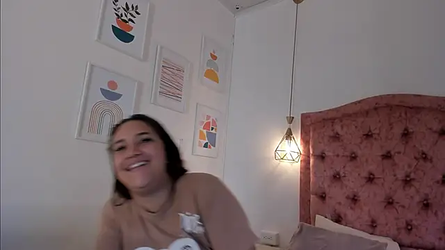 Snapshot of aprill21_ chatting on December 13, 1:55 pm aprill21 online show from December 13, 1:55 pm