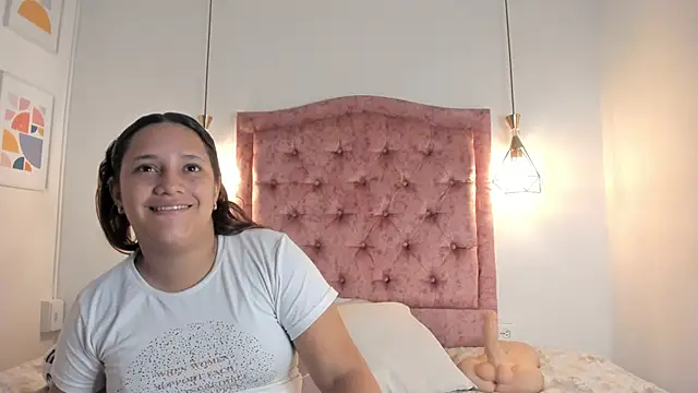 Snapshot of aprill21_ chatting on March 1, 1:51 pm aprill21 online show from March 1, 1:51 pm