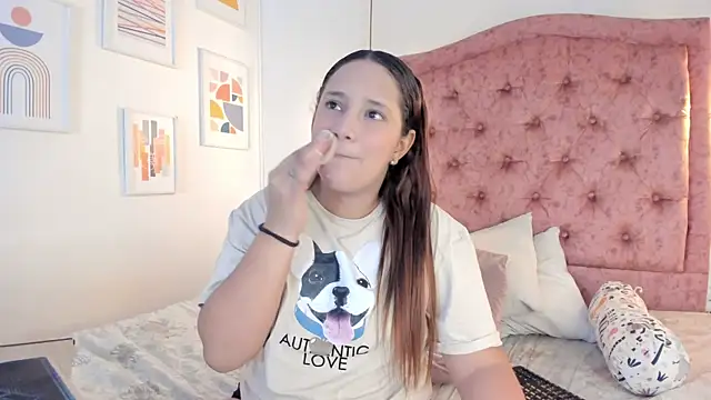 Snapshot of aprill21_ chatting on March 5, 2:01 pm aprill21 online show from March 5, 2:01 pm