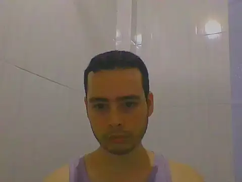 Snapshot of Gasparin32 chatting on November 1, 1:07 am Gasparin32 online show from November 1, 1:07 am