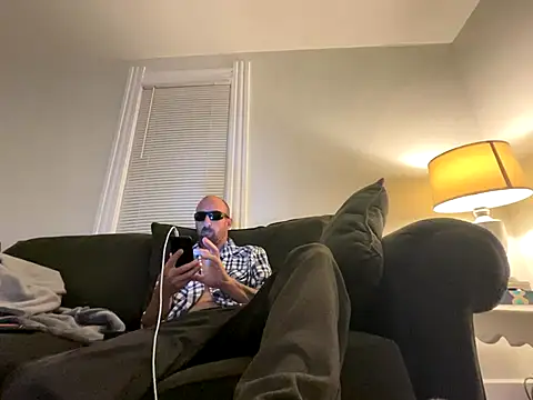 Snapshot of armdy371 chatting on September 27, 3:44 am armdy371 online show from September 27, 3:44 am