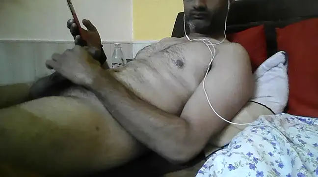 Snapshot of urbrownbunny chatting on December 24, 5:55 pm urbrownbunny online show from December 24, 5:55 pm